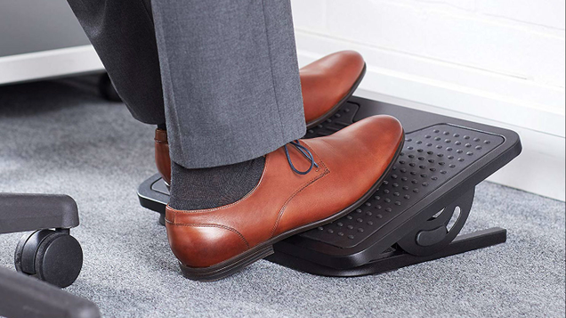 Illustration for article titled Five Inexpensive Accessories to Make Your Workspace More Ergonomic